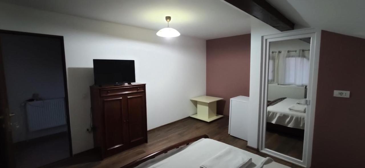 Casa Orsi Appartement Turda Buitenkant foto